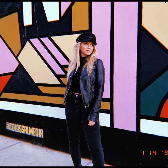 Meet your Posher, Savannah - Picture 1 of 1